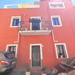 Domus Rubra كاستيلساردو