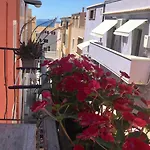 Domus Rubra شقة كاستيلساردو