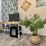 شقة Domus Rubra كاستيلساردو
